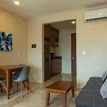 Green Savage Studio 1Br Rooftop