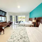 Luxury Beachfront Resort At Mareazul