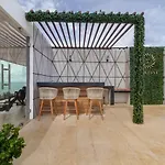Apts 200M From Beach Sleeps 10