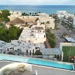 Luxury 2Br 2Ba, Ocean View, 200M From Beach