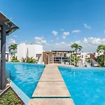 Private Rooftop, 1Br Ph, 2Ba, Sauna, Gym, Pool