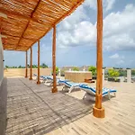 2 Bd Suite With Balcony, Rooftop Pool, Hot Tub, Gym #207