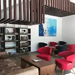 Beautiful Location, Large Pool And Fast 150Mg Wifi
