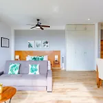 Tranquil Oceanview Studio Rooftop Pool Gym W&D