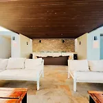 Stylish 2Bed,2Bath-Condo Near Beach - 6 Guests