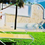 Executive Budget Room With Swimming Pool Air Conditioning And Parking