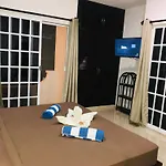 5Th Avenue 3 People Balcony Apartment