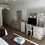 Coco Rio Hotel