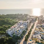 Modern Condo 200M From Beach & 5Th Ave