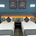 Illusion Xpress I Attraction Hotel Deluxe
