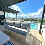 Cozy Modern City View Condo W/ Rooftop Pool & Gym - Agama 403