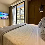 1Br Beautiful Condo -Rooftop Pool With Stunning View