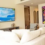Condo Mareva The Leaf, Luxury Retreat