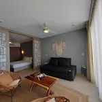 Luxury Apartment Steps From 5Th Av Rooftop Pool By Yeah