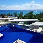 Caribbean Lifestyle 2Br Steps From The Beach By Happy Address