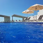 Caribbean Lifestyle 2Br Steps From The Beach By Happy Address