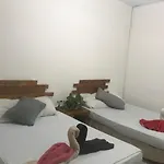 Guacamundo Beach Hostel 5Th. Ave
