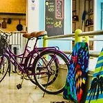 Guacamundo Beach Hostel 5Th. Ave