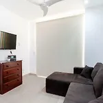 Trendy Designer Apartment In The 5Th Avenue