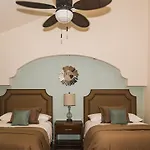 Caribe Dos Villa By Chezplaya