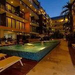Studio Close To 5Th Av. W/ Amazing Roof Pool View, Gym, Spa And More!