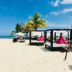 Superior Studio 20 Aquamarina Suites