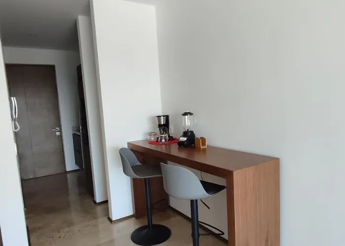 Menesse Mitdtown2 , Ave 25Th