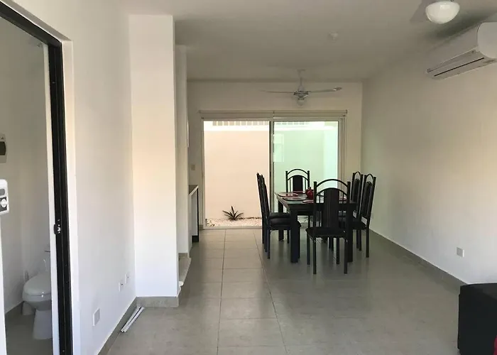 Casa En Playa Del Carmen Albercas Estacionamientos