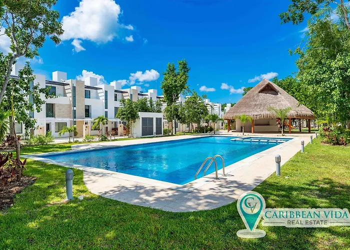Stylish & Bright Contemporary 3Bd I Pool!
