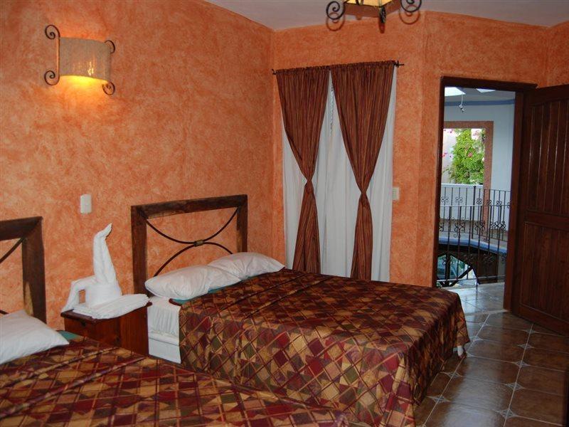 Alux Hotel
