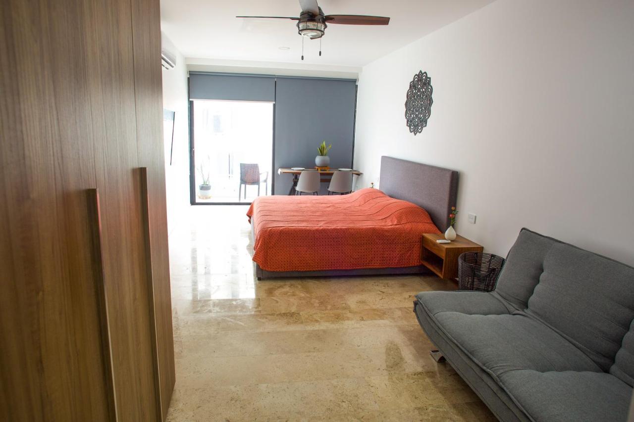 Menesse Midtown Studio *