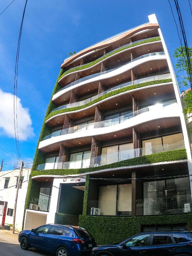 Menesse Midtown Studio