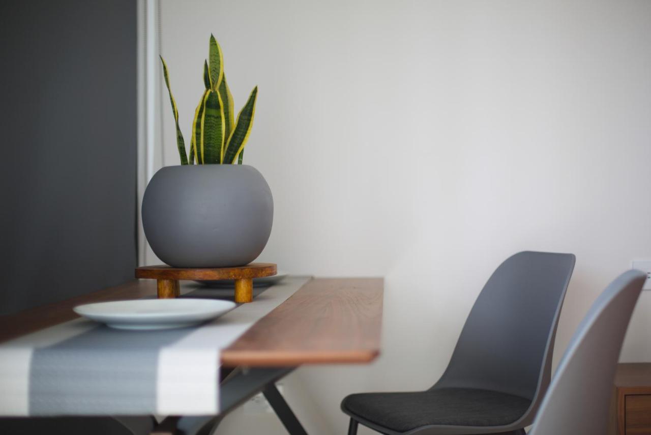 Menesse Midtown Studio Apartment *