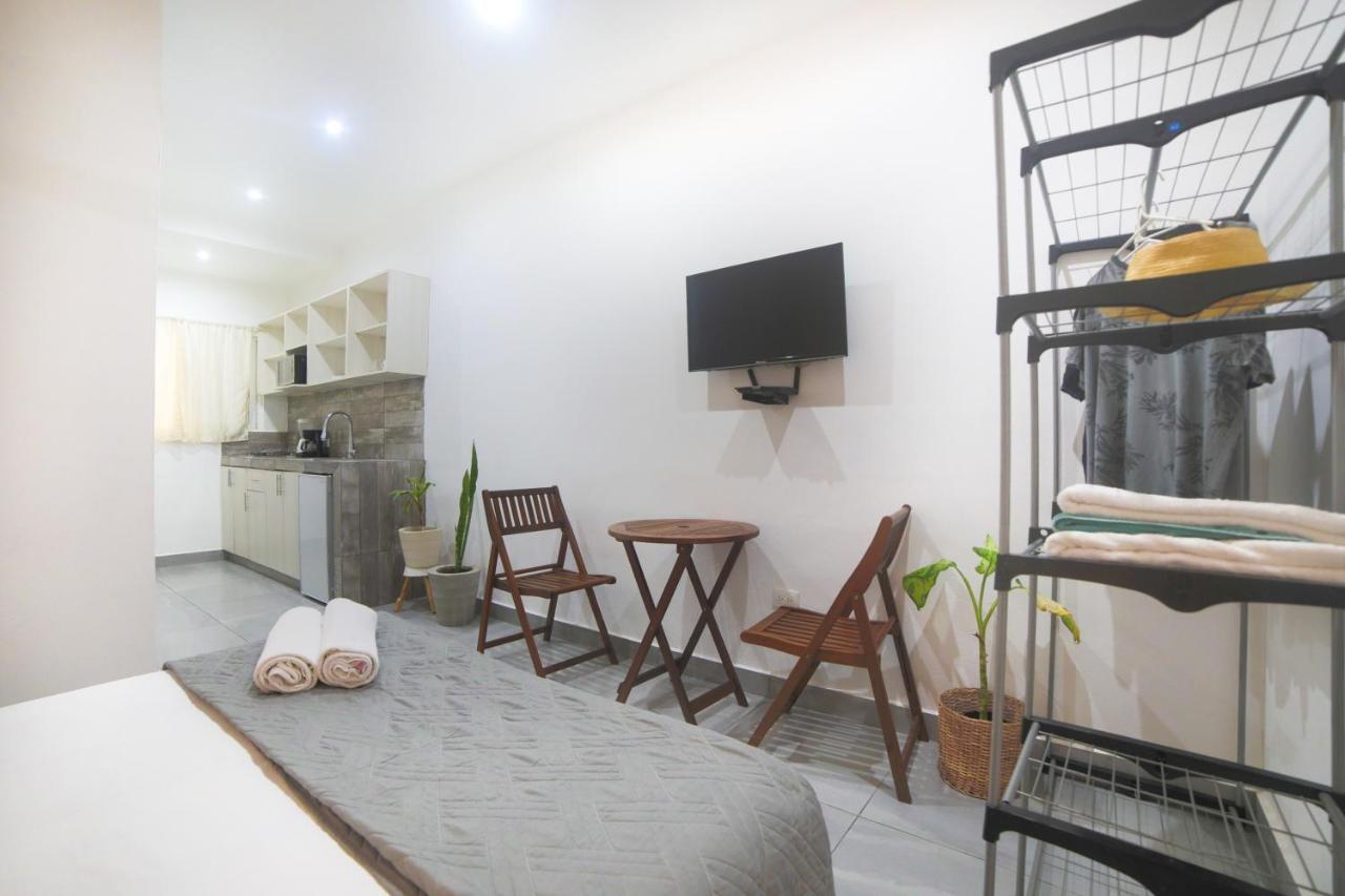 Almond Apartment *