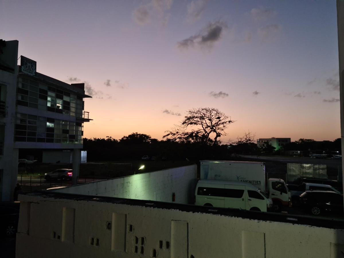 Ubicacion Inmejorable A Pasos De Playacar Beach Y 5ta Av Apartment