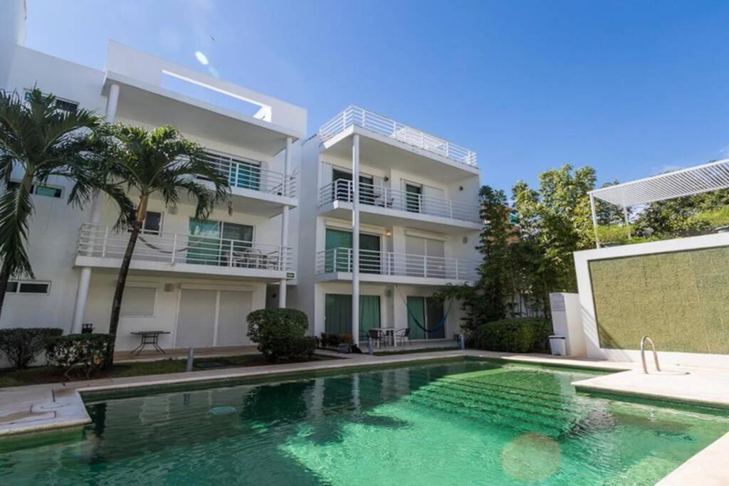 Apartamento Poolside Tranquil In