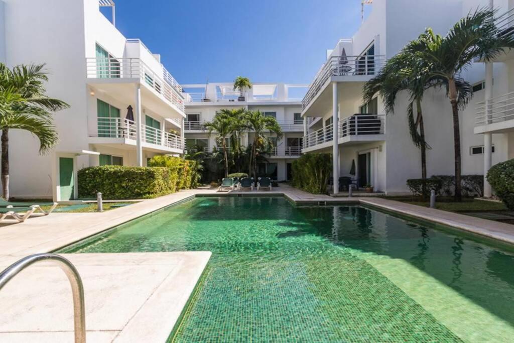 Apartamento Poolside Tranquil In