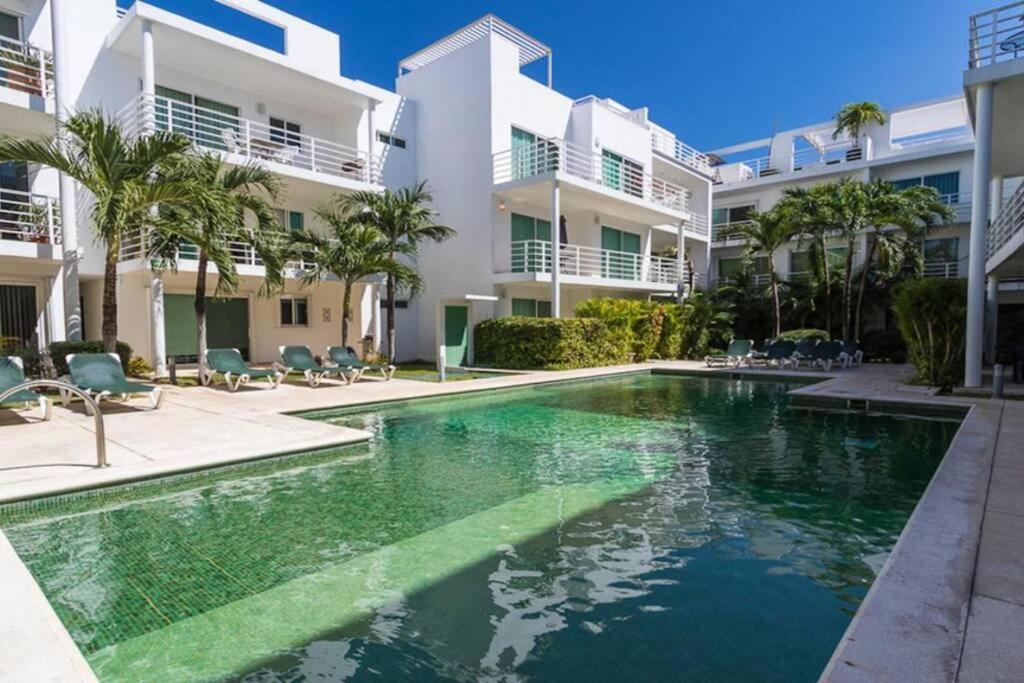Apartamento Poolside Tranquil In *