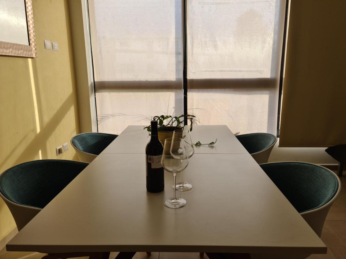 Luxury 2br, Pool Roof, Near To The Apartment *