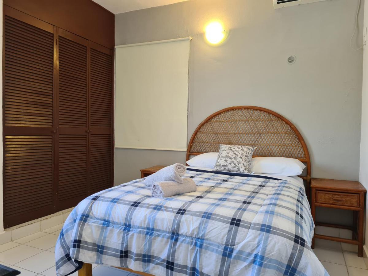 Ubicacion Inmejorable A Pasos De Playacar Beach Y 5ta Av Apartment *