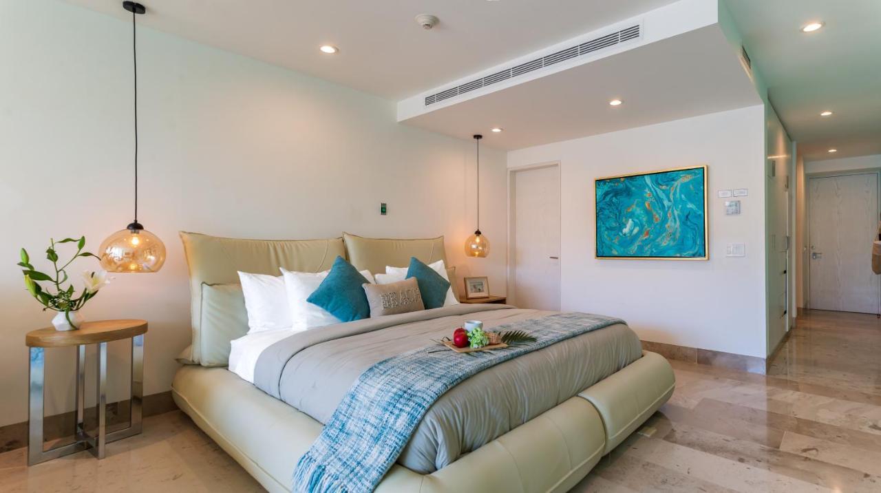 Luxury Oceana, Steps From The Beach, Club, Restaurant And Gym!! Playa del Carmen