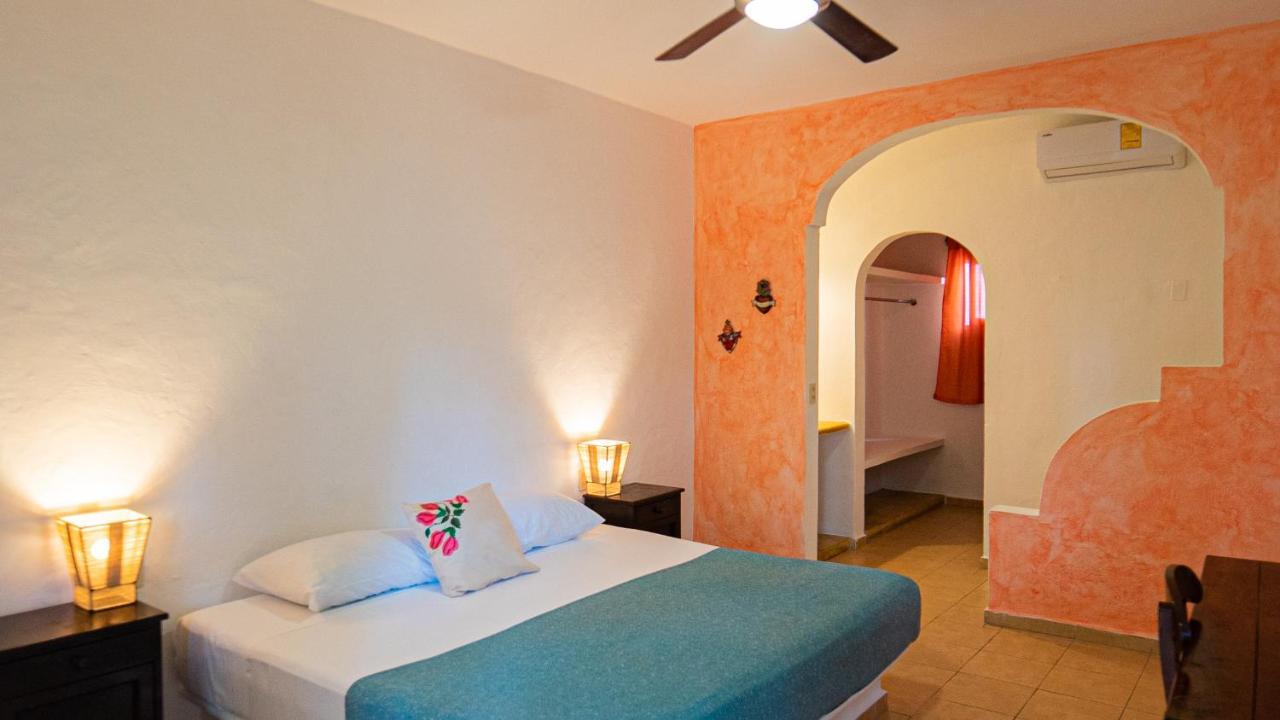 Casa De Flores 3*