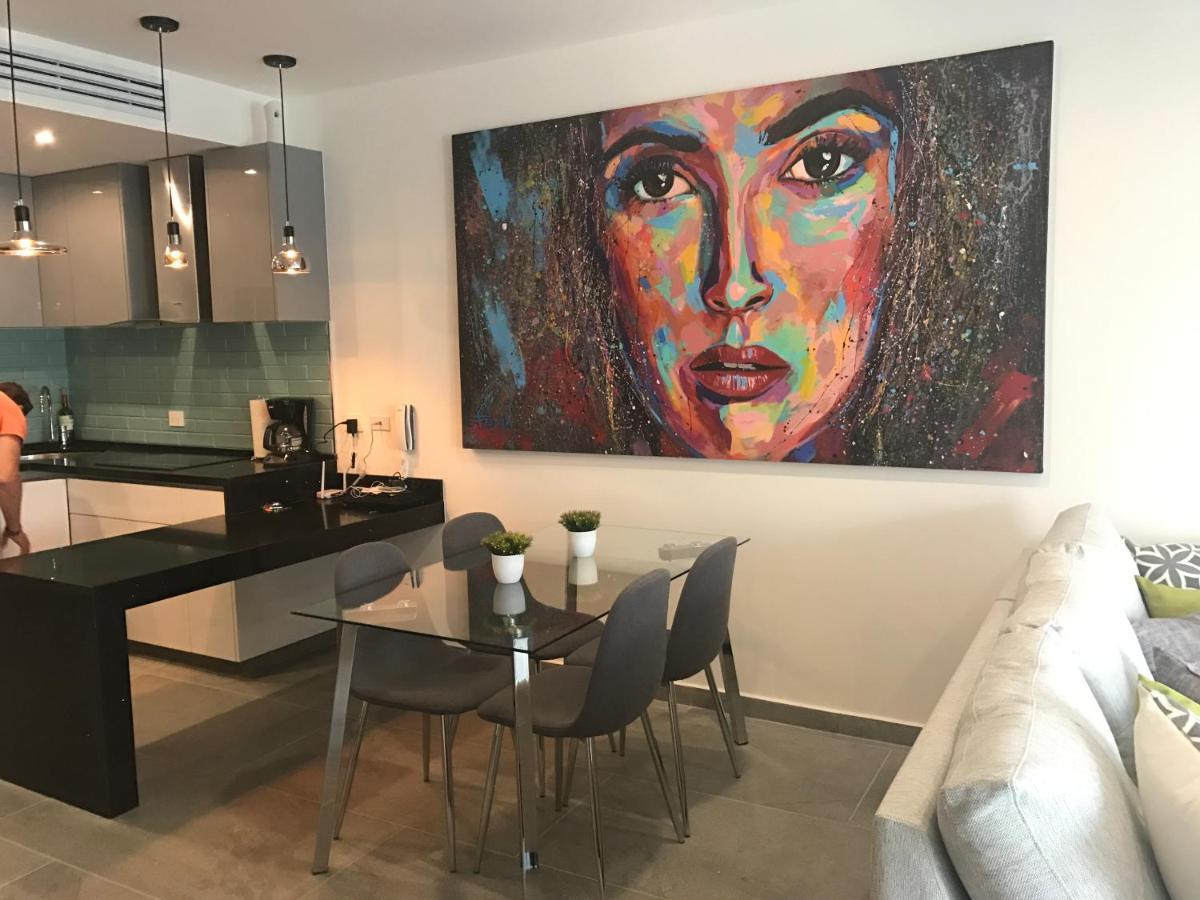 Lodge Charming Right On 5th Avenue - Ideal For Couples *