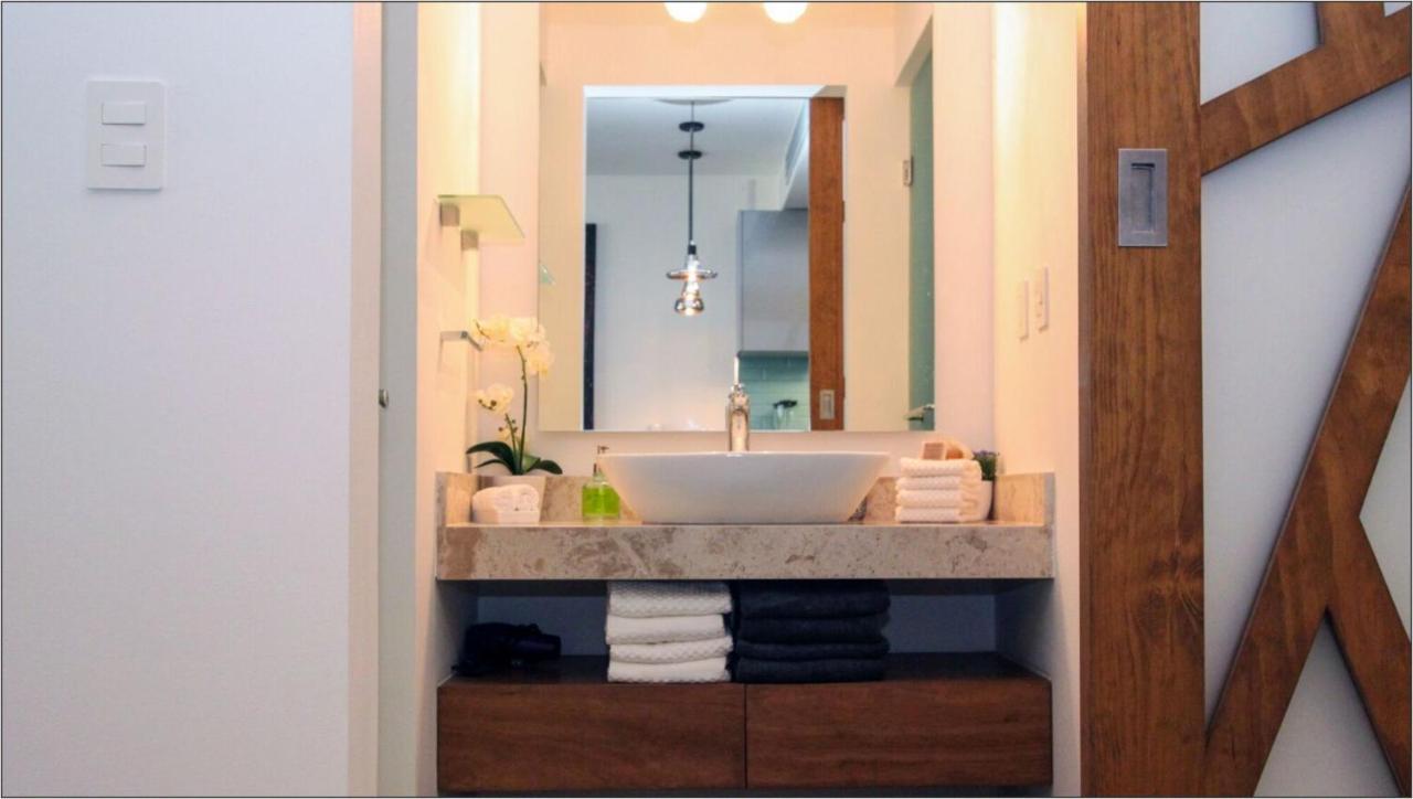 Lodge Charming Right On 5th Avenue - Ideal For Couples *
