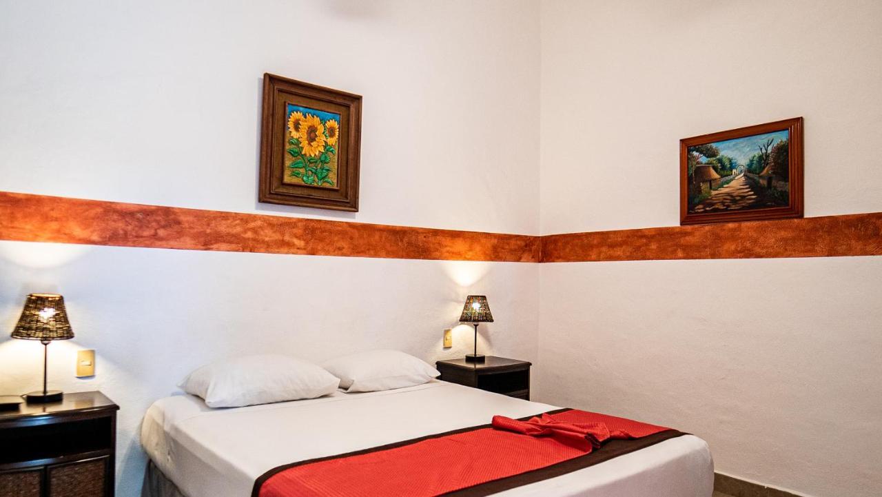 Casa De Flores 3*