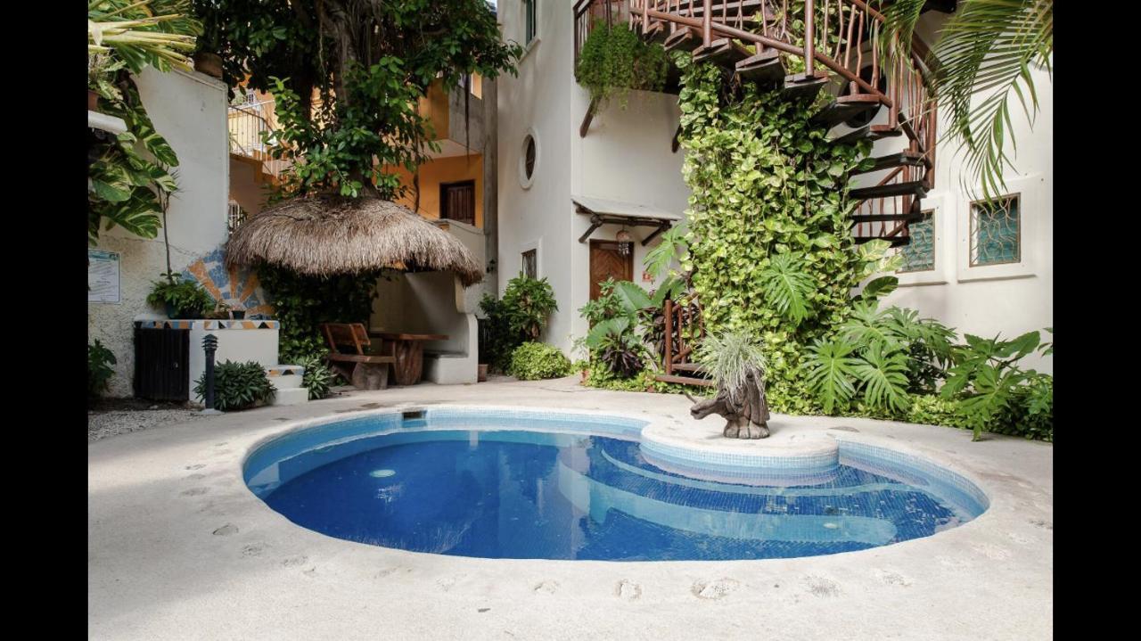 Brujas 8 * Playa del Carmen