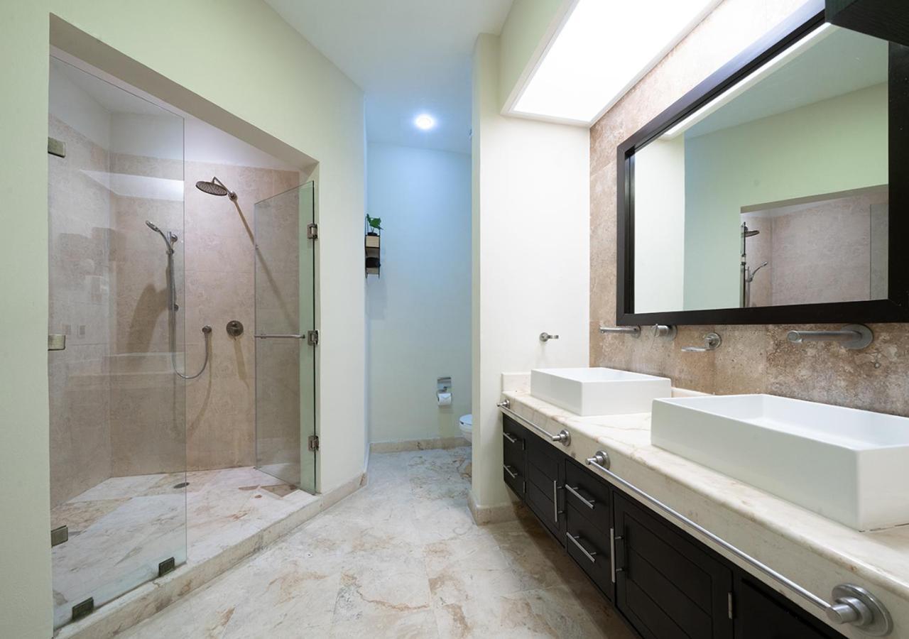 Surf 405 - Luxury Oceanview Beachfront 3 Bedroom With Gym - At El Faro * Playa del Carmen