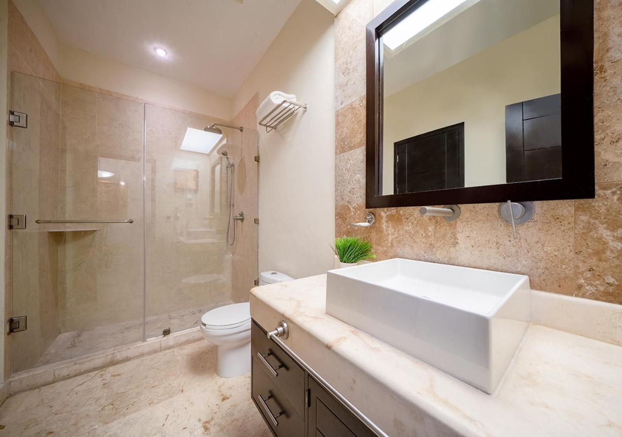 Surf 405 - Luxury Oceanview Beachfront 3 Bedroom With Gym - At El Faro