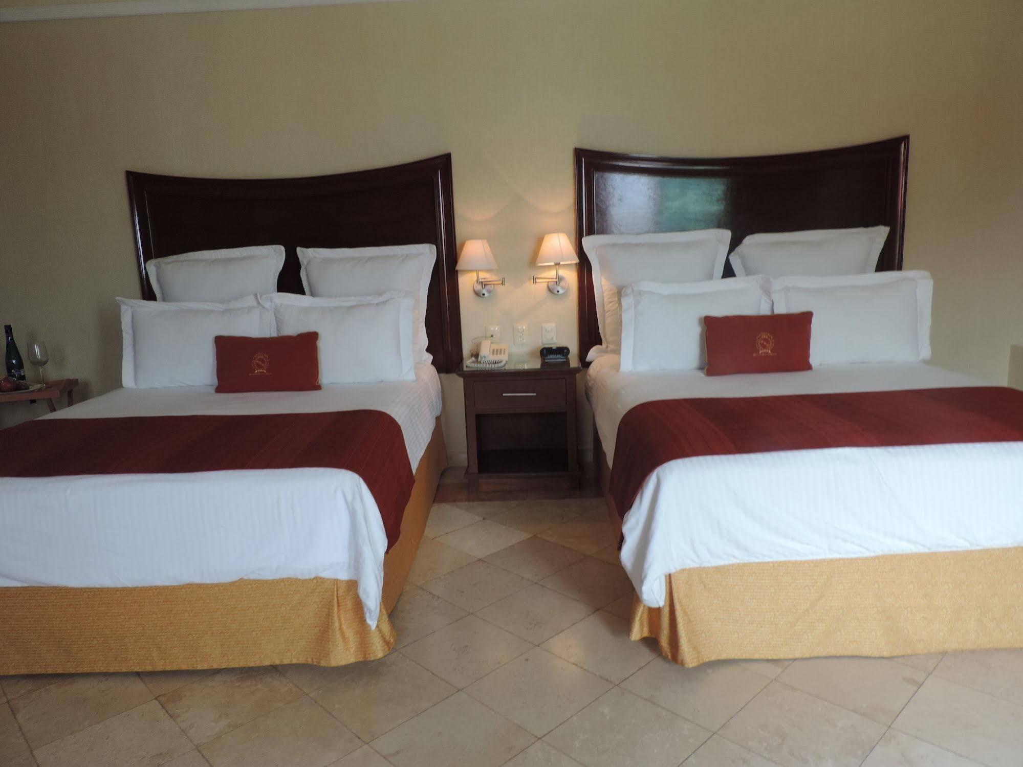 Hacienda Real Del Caribe 4*