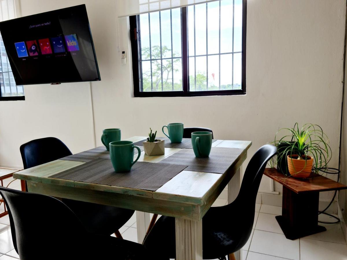 Ubicacion Inmejorable A Pasos De Playacar Beach Y 5ta Av Apartment